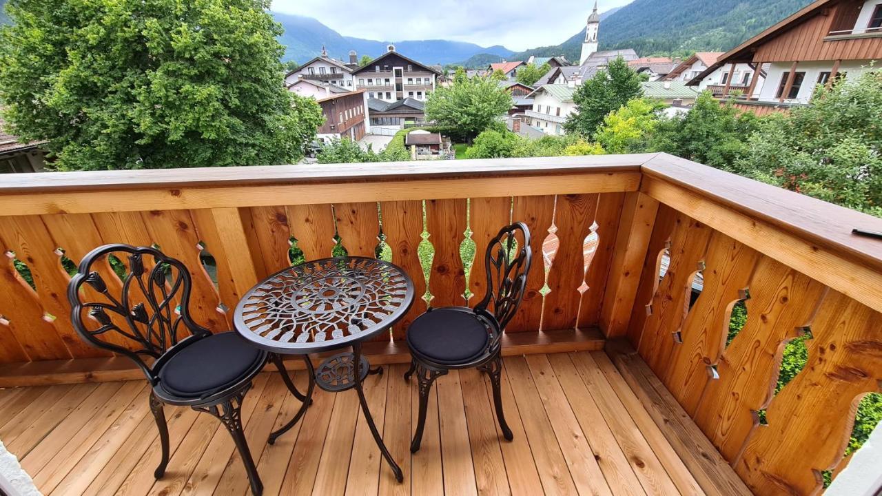 Bunter Hirsch Ferienwohnung Im Garmischer Zentrum Zewnętrze zdjęcie