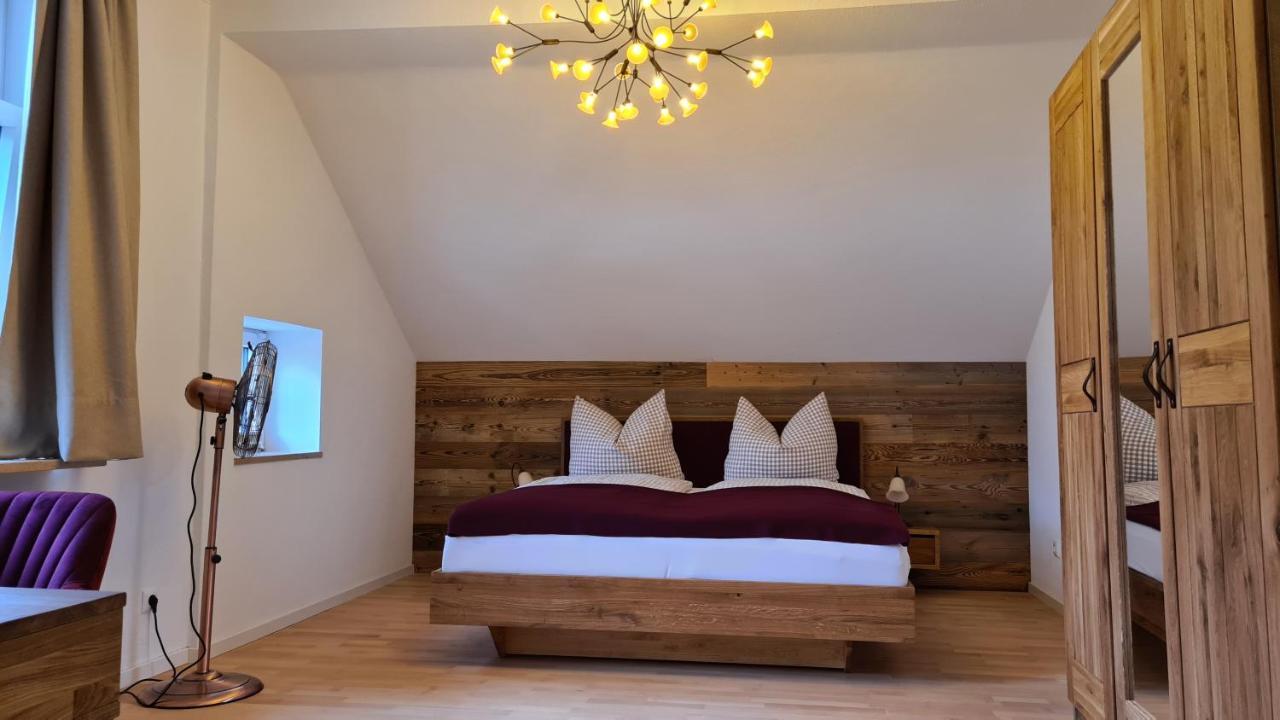 Bunter Hirsch Ferienwohnung Im Garmischer Zentrum Zewnętrze zdjęcie