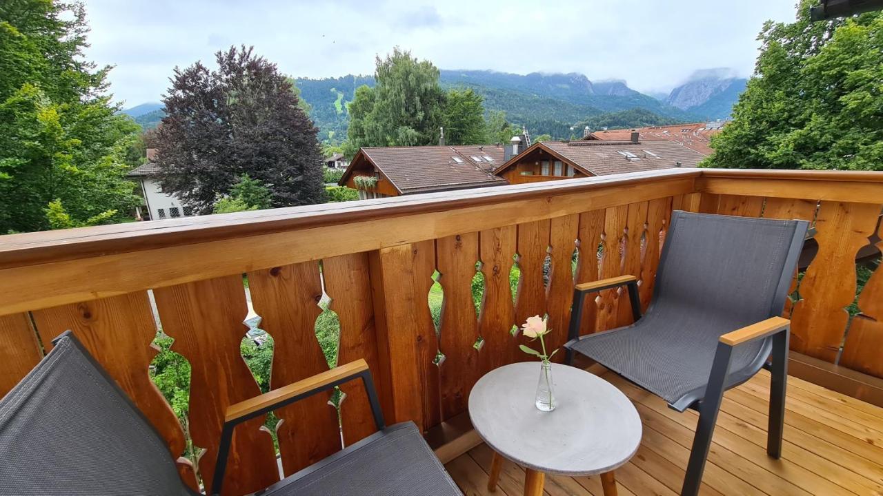 Bunter Hirsch Ferienwohnung Im Garmischer Zentrum Zewnętrze zdjęcie