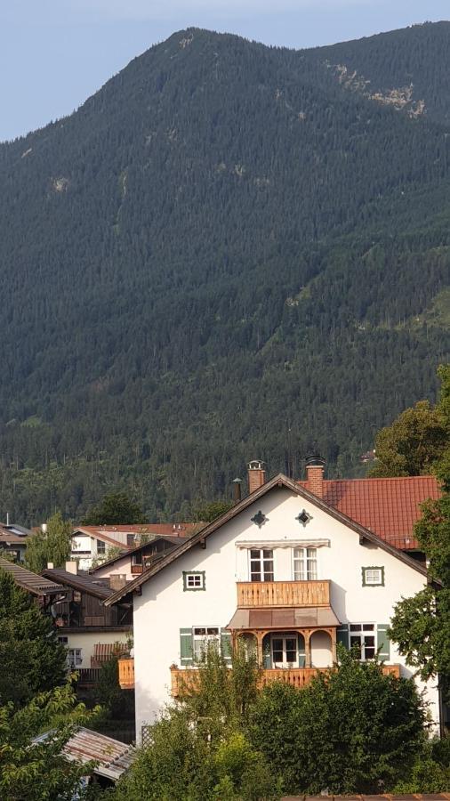 Bunter Hirsch Ferienwohnung Im Garmischer Zentrum Zewnętrze zdjęcie